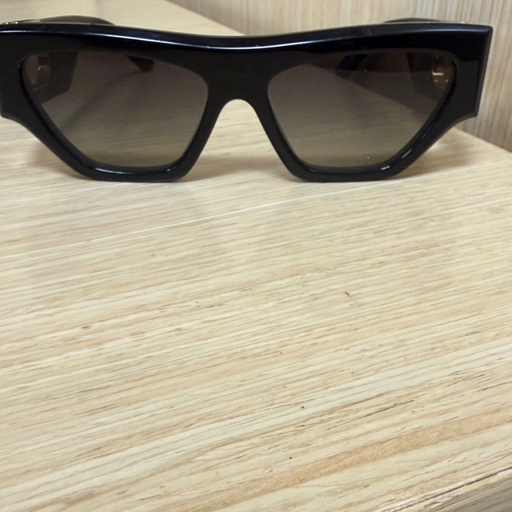 Louis Vuitton Black Sunglasses with Gold LV Medallions - Picture 4 of 4